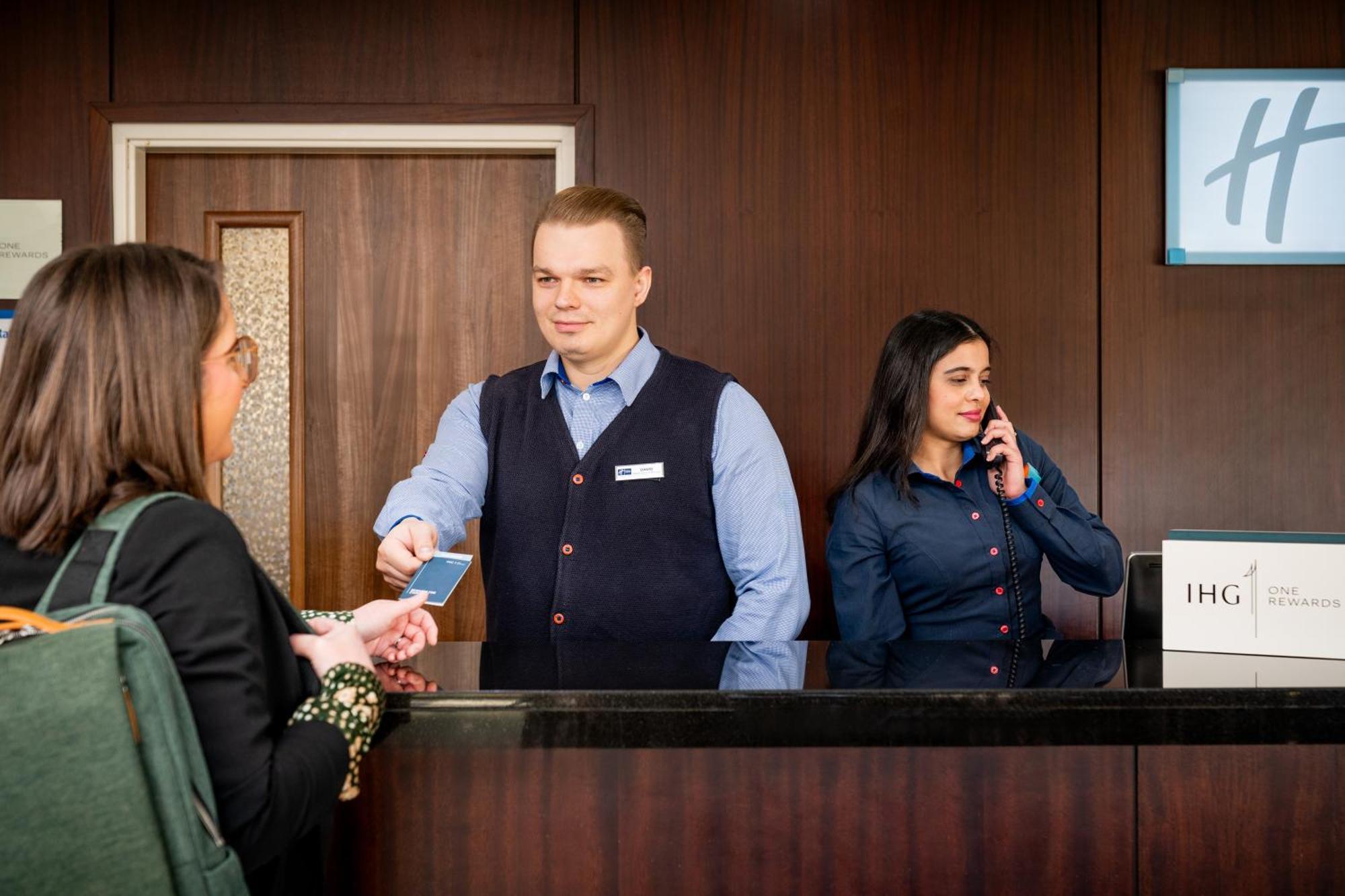 Holiday Inn Express Cambridge Duxford M11 Jct 10 By Ihg Exterior photo