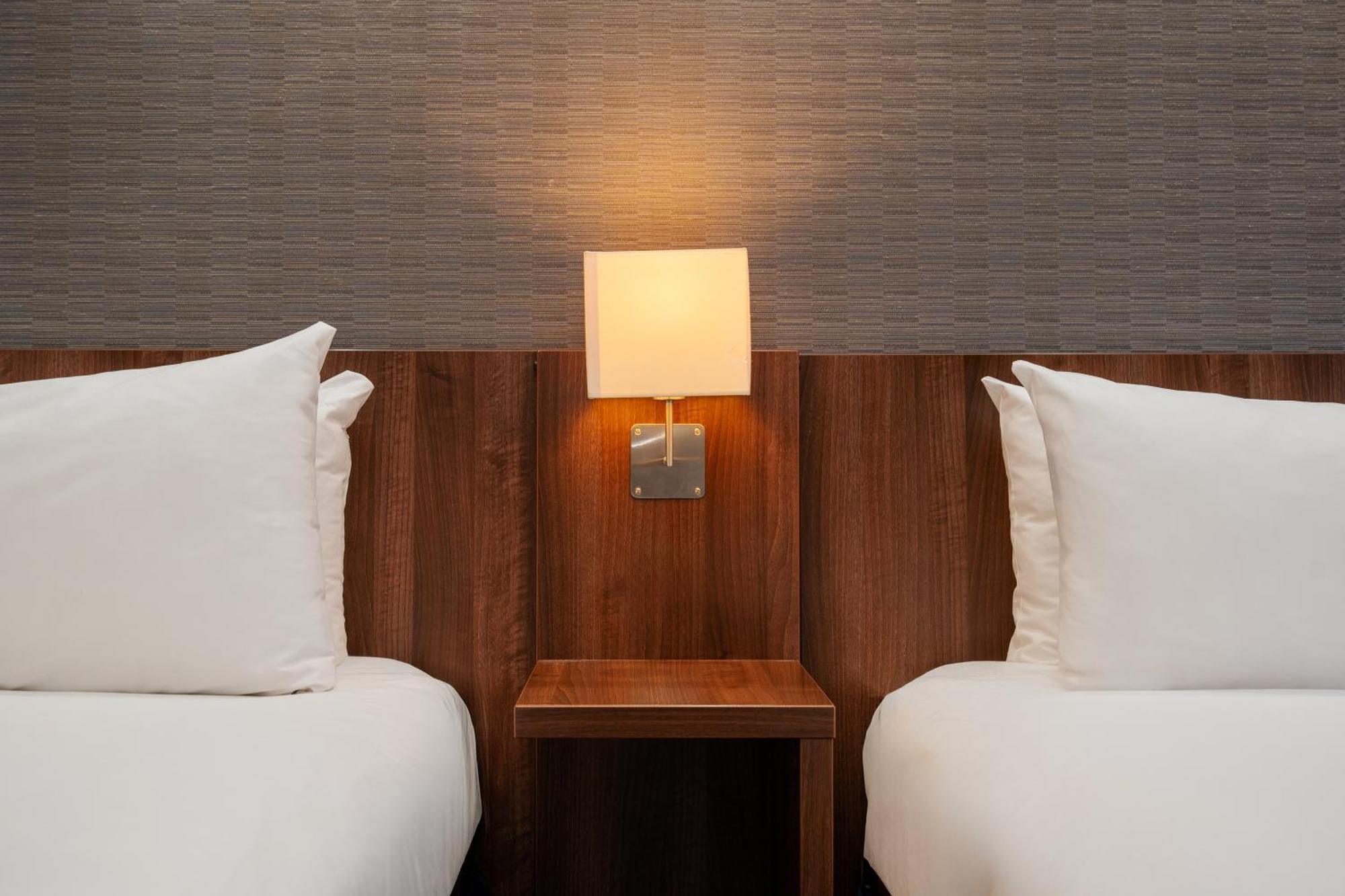 Holiday Inn Express Cambridge Duxford M11 Jct 10 By Ihg Exterior photo