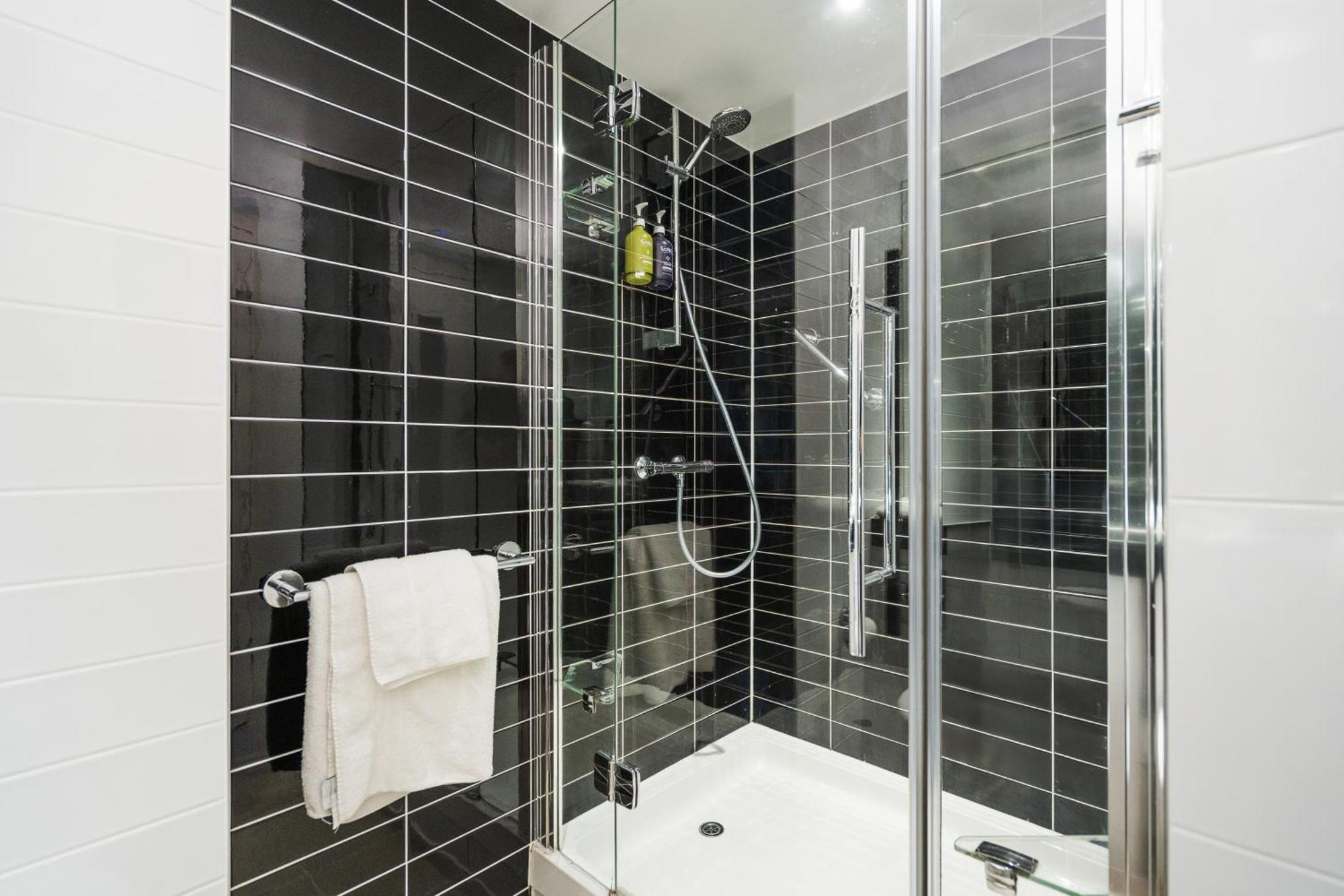 Holiday Inn Express Cambridge Duxford M11 Jct 10 By Ihg Exterior photo